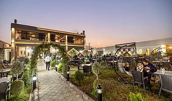 Karaköprü'de Ailelerin Güvenle Tercih Ettiği Mekân: Laroz Lounge